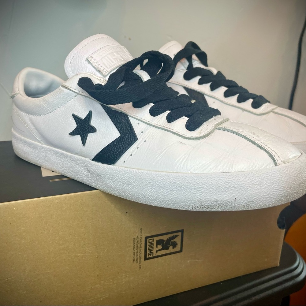 Converse Men's White Sneakers with Black Star